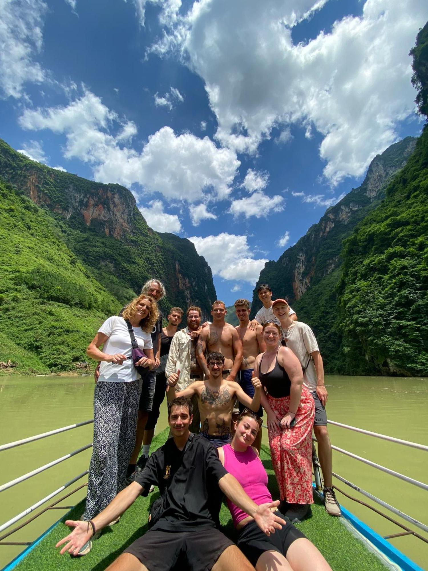 Bed and Breakfast Strawberry House , Tour & Motorbikes Rentel Ha Giang Exterior foto