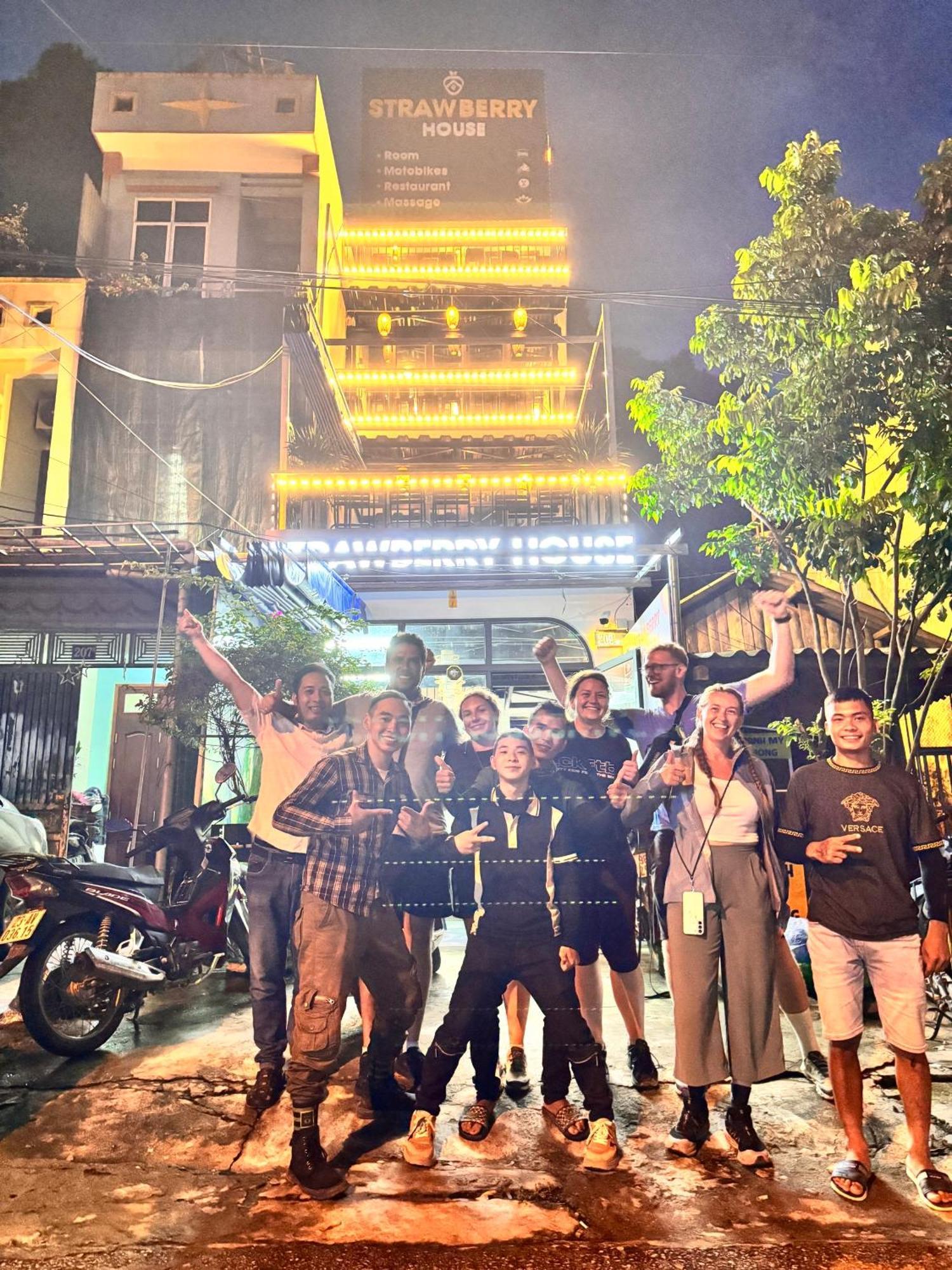 Bed and Breakfast Strawberry House , Tour & Motorbikes Rentel Ha Giang Exterior foto