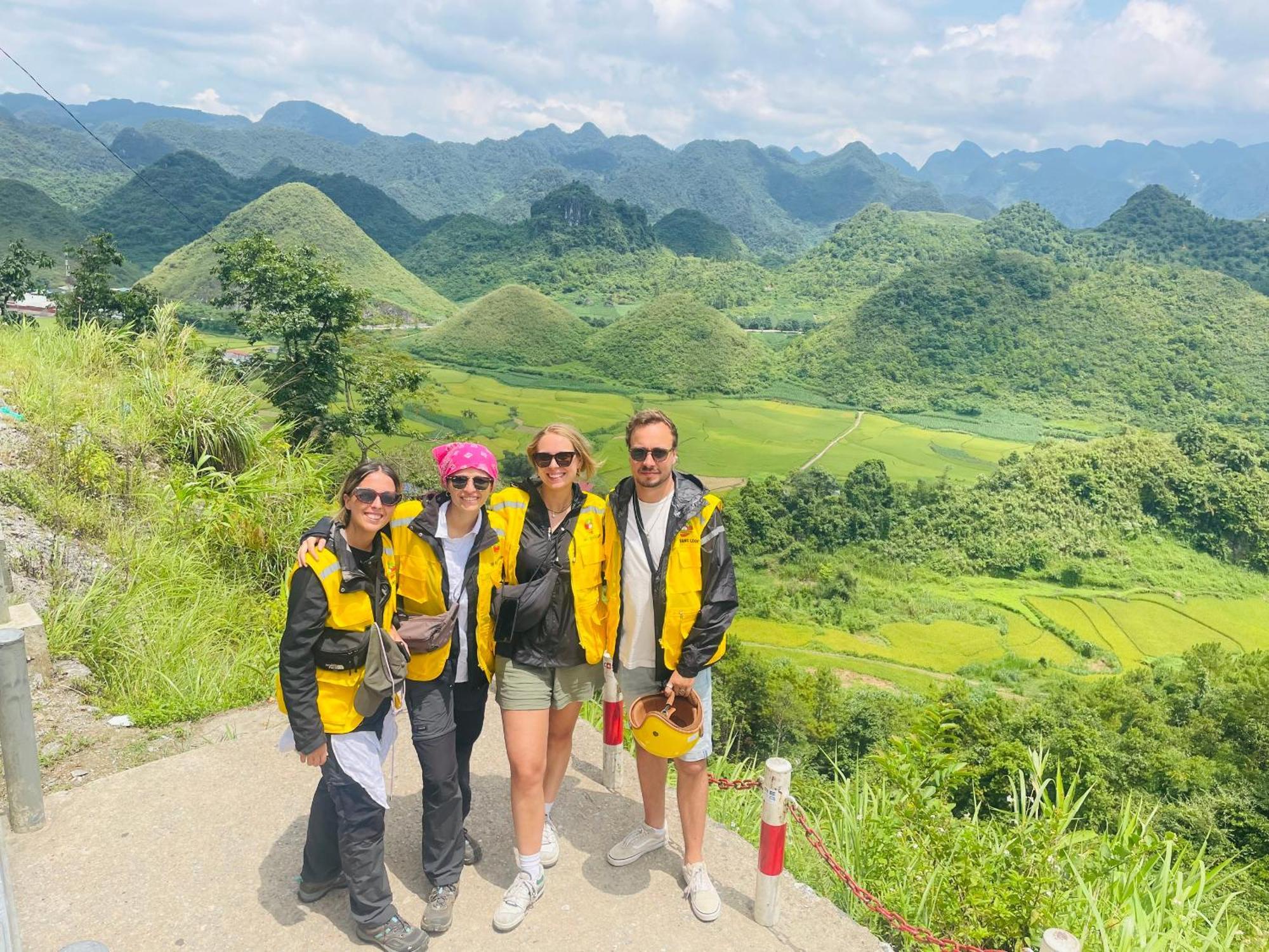 Bed and Breakfast Strawberry House , Tour & Motorbikes Rentel Ha Giang Exterior foto