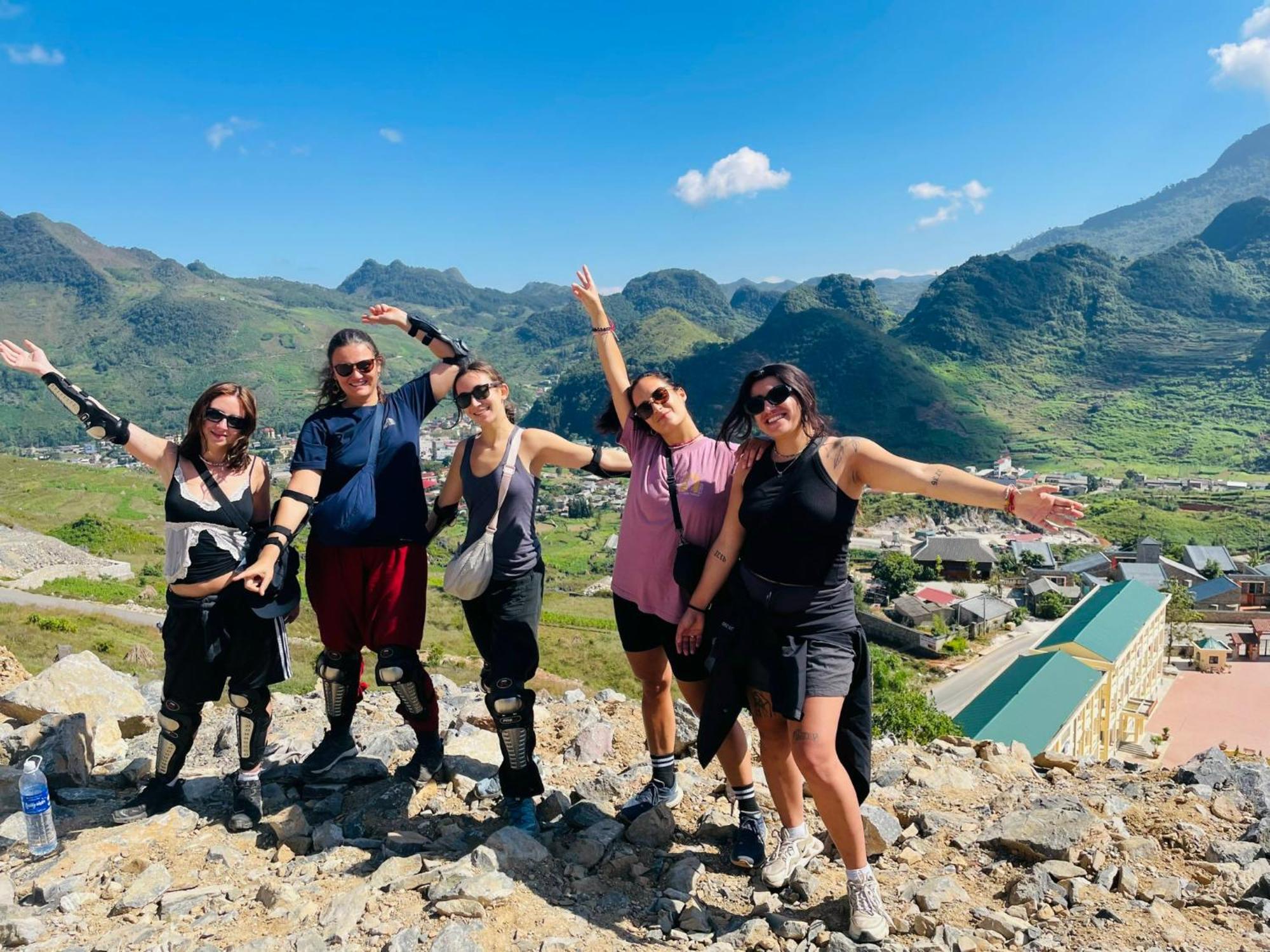 Bed and Breakfast Strawberry House , Tour & Motorbikes Rentel Ha Giang Exterior foto
