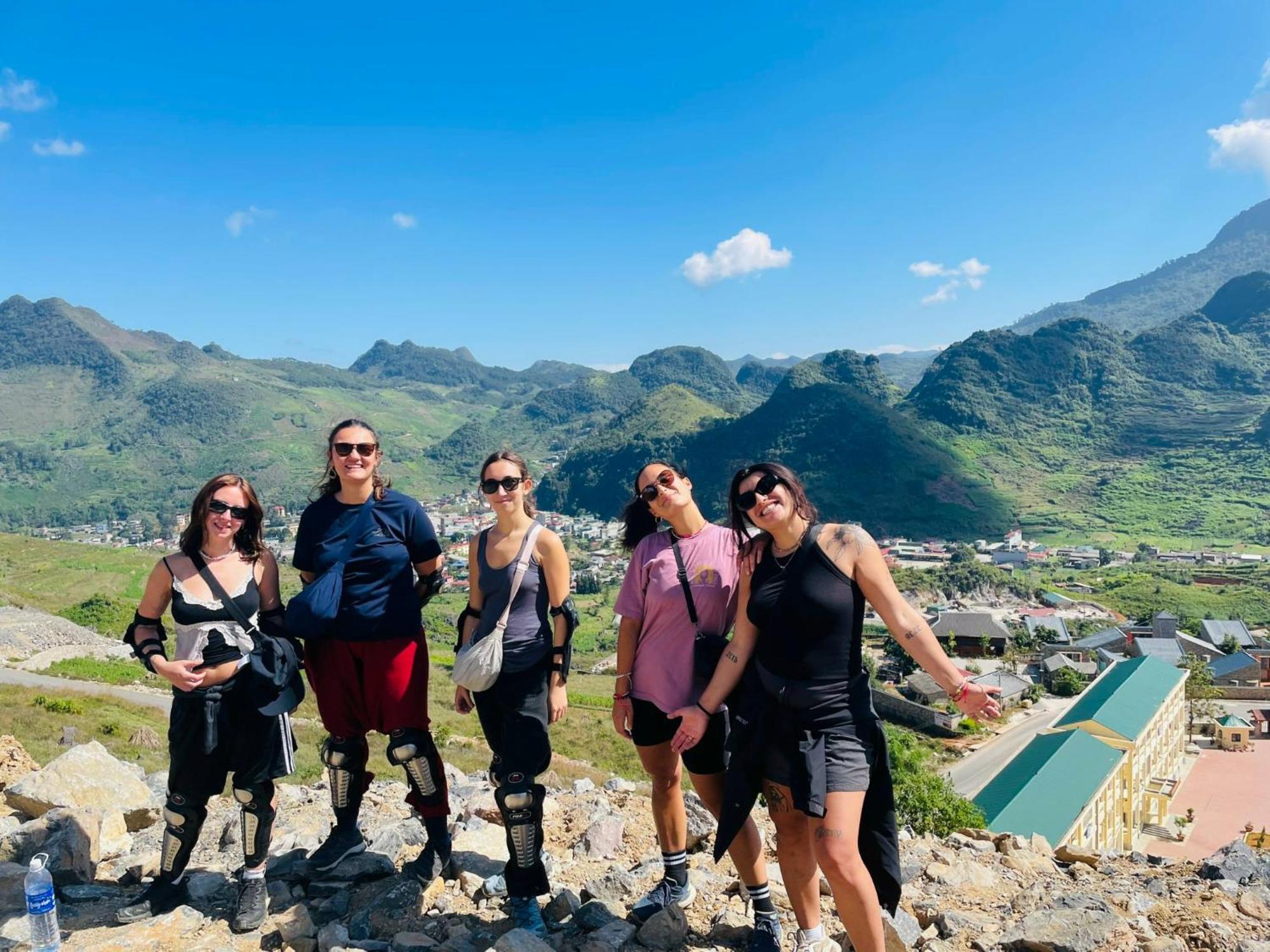 Bed and Breakfast Strawberry House , Tour & Motorbikes Rentel Ha Giang Exterior foto