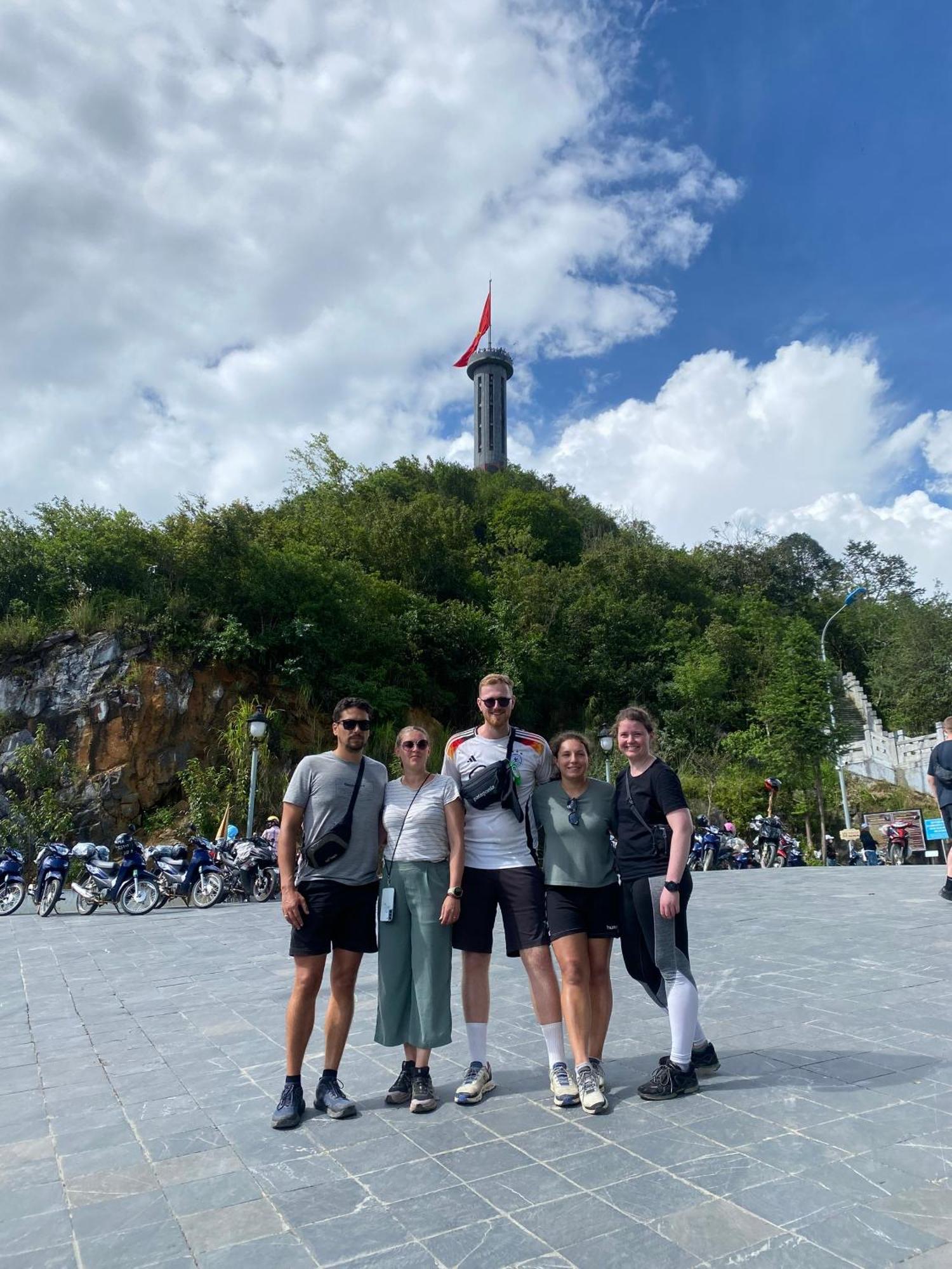 Bed and Breakfast Strawberry House , Tour & Motorbikes Rentel Ha Giang Exterior foto
